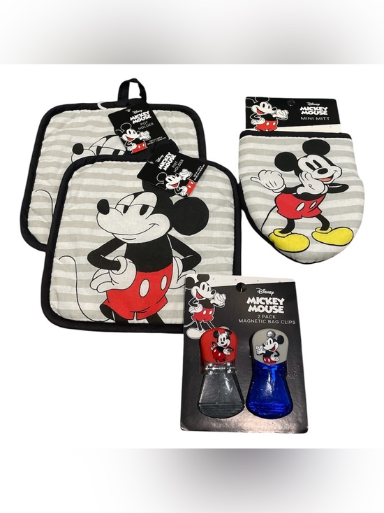 Disney Other - Disney Mickey Mouse Mini Oven Mitt & 2 Potholder Set - 2pk Magnetic Bag Clips